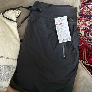 NWT Athleta Trekkie North Skort, black size 8